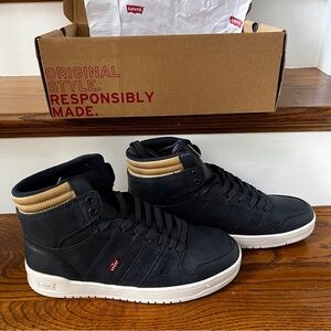 LEVI’S BB HI IVY LACEUP CASUAL SNEAKER HI TOP MEN SHOES NAVY CREAM SIZE 9 NIB